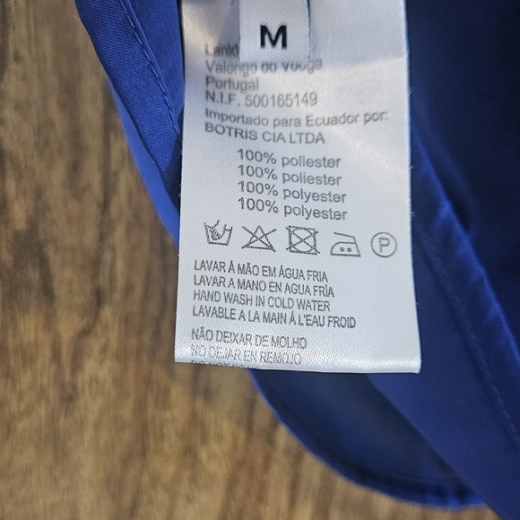 Lanidor Deep Blue Ruffled Sleeveless Blouse - Picture 2 of 6